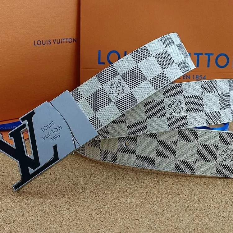 Fashionable and versatile belt 038