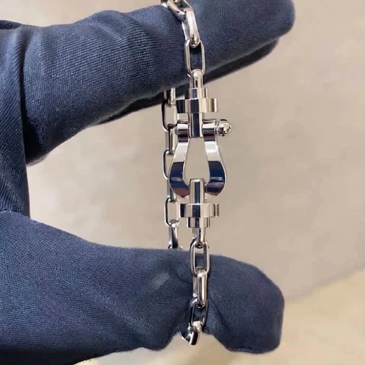 High v gold Feijia thick plated 18K gold glossy half diamond full diamond horseshoe buckle 8-character bracelet U-shaped diamond hand jewelry