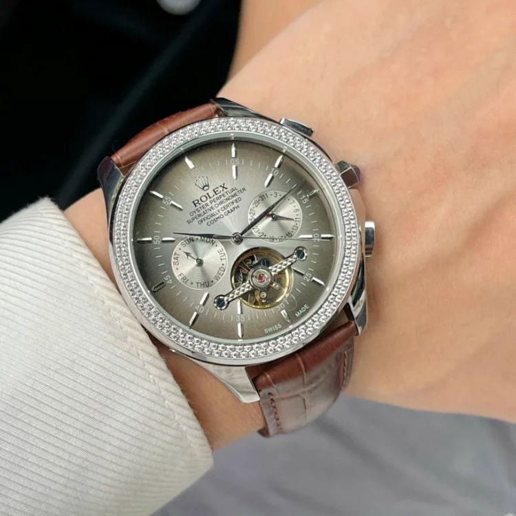 Classic big-name watch-1-CY