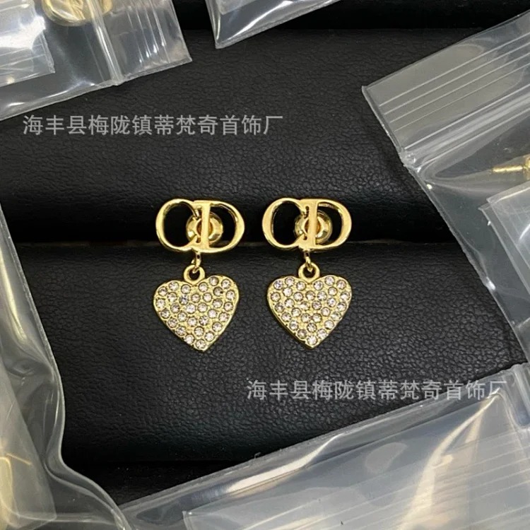 25 early spring Dijia/Djia earrings big and small pearl stars pig nose CD earrings new temperament bow earrings
