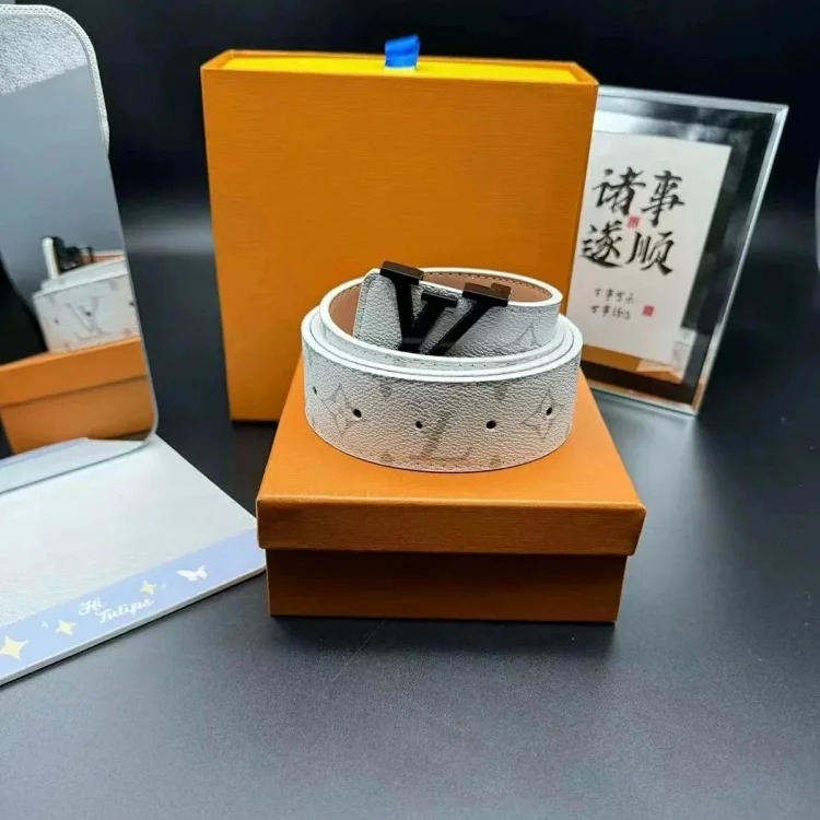 New L Men's Belt (not a quality issue