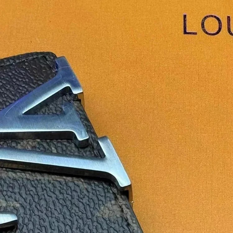 New L Men's Belt (not a quality issue