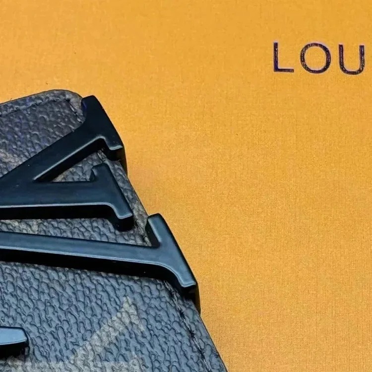 New L Men's Belt (not a quality issue