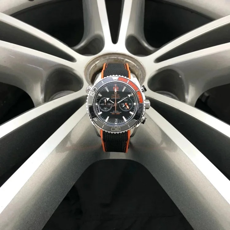 m12￥600 Fashionable and versatile watch