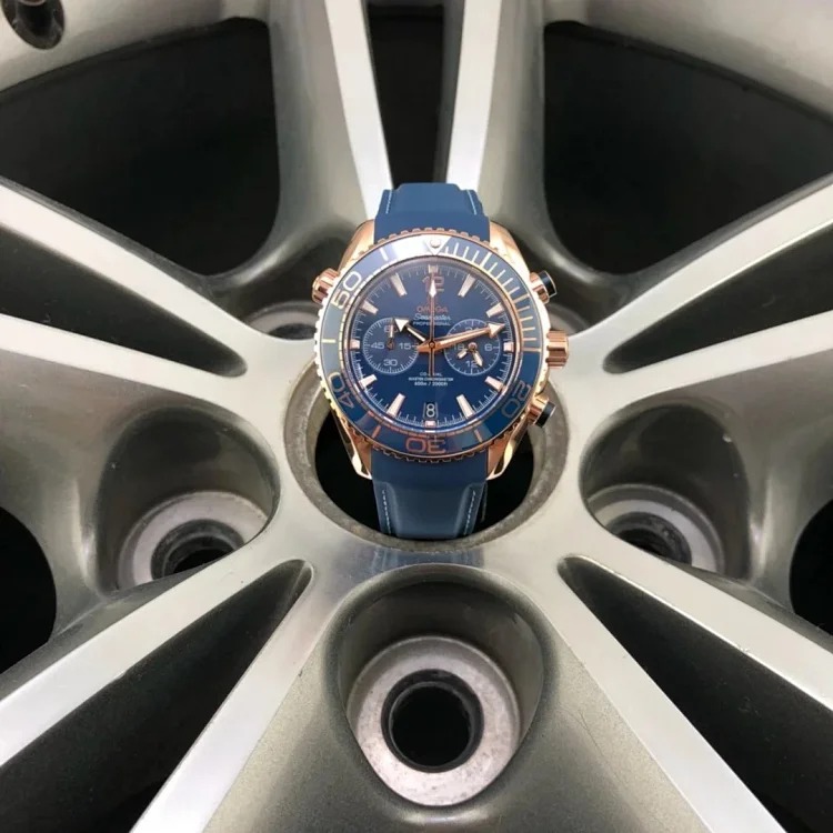 m12￥600 Fashionable and versatile watch