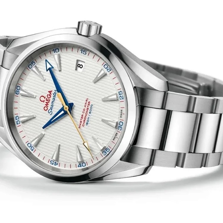 m12￥600 Fashionable and versatile watch