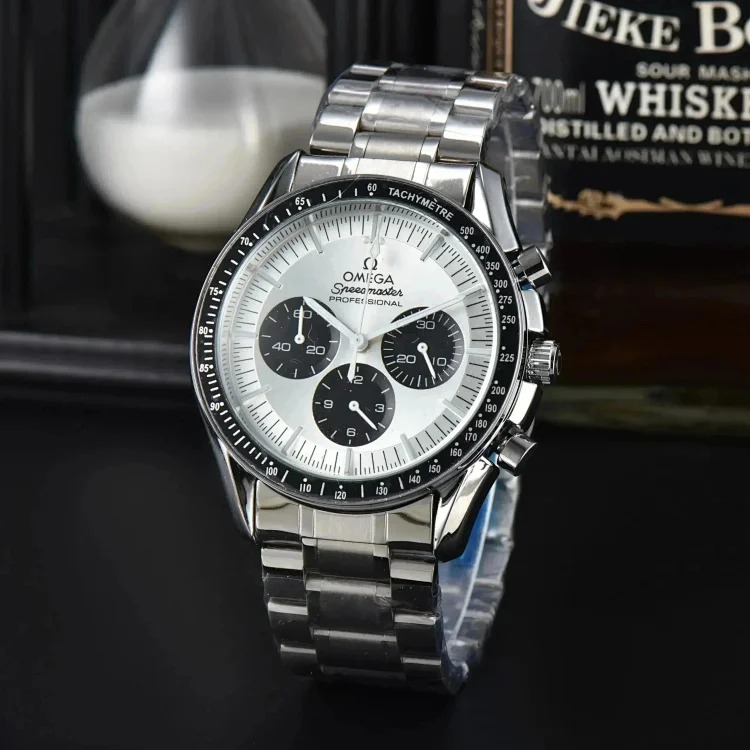 NN01-It is better to wait for time than to grasp the time on your wrist (watch)