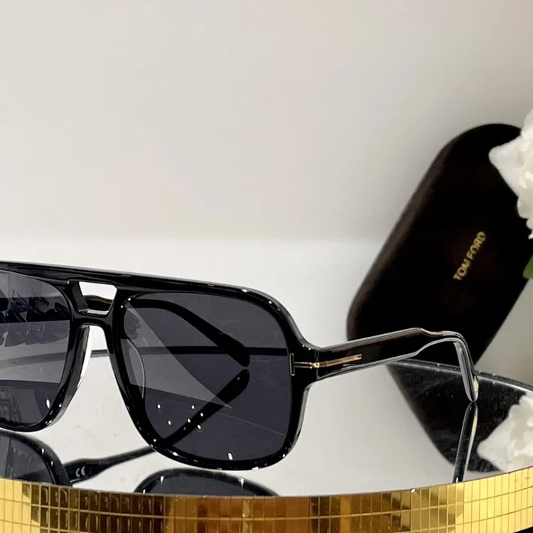 Fashionable and versatile UV protection sunglasses