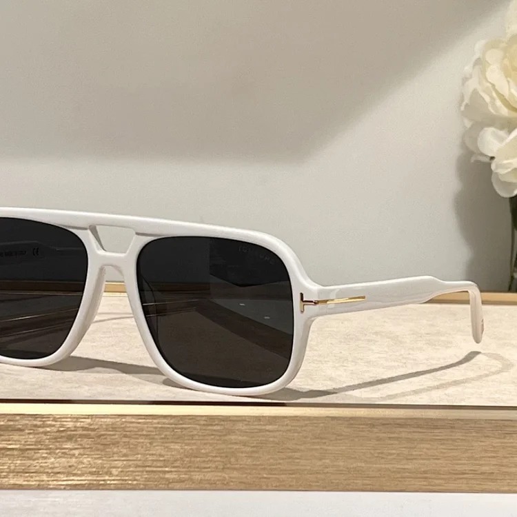 Fashionable and versatile UV protection sunglasses