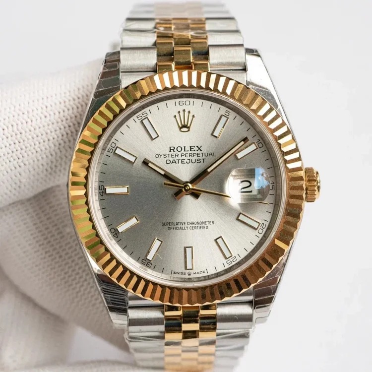 m2￥600-2300 Fashionable and versatile watch