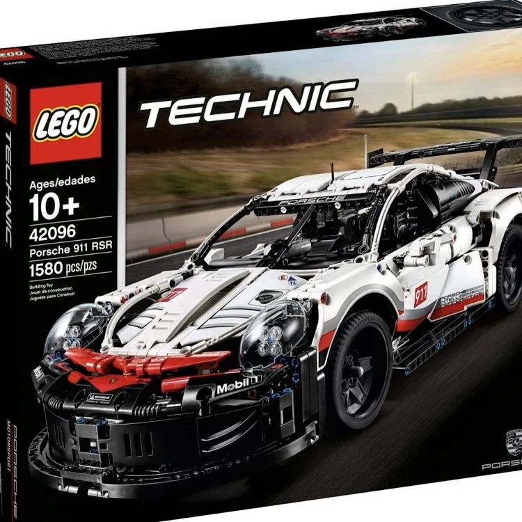 40+ different model of LEGO