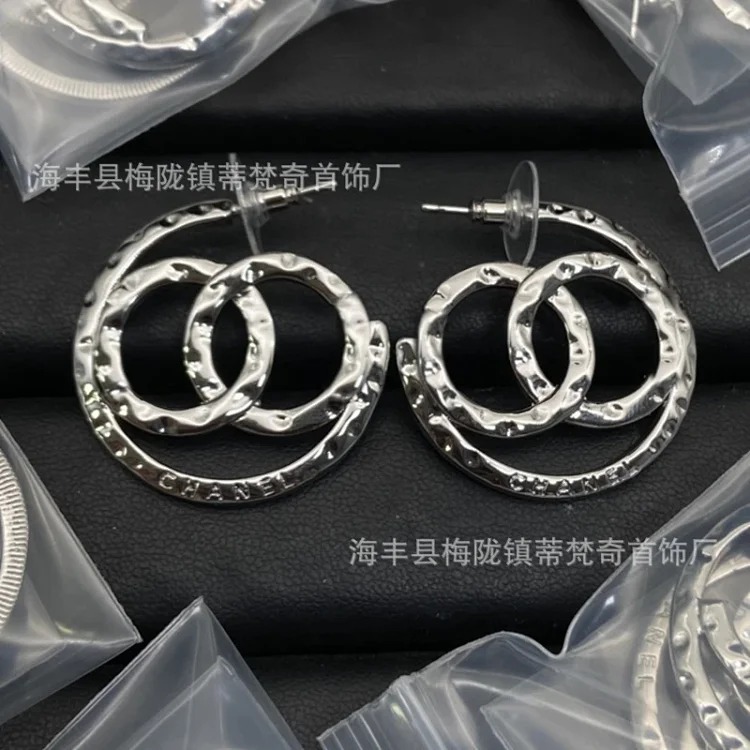 Chanel New Vintage Pearl Heart Earrings