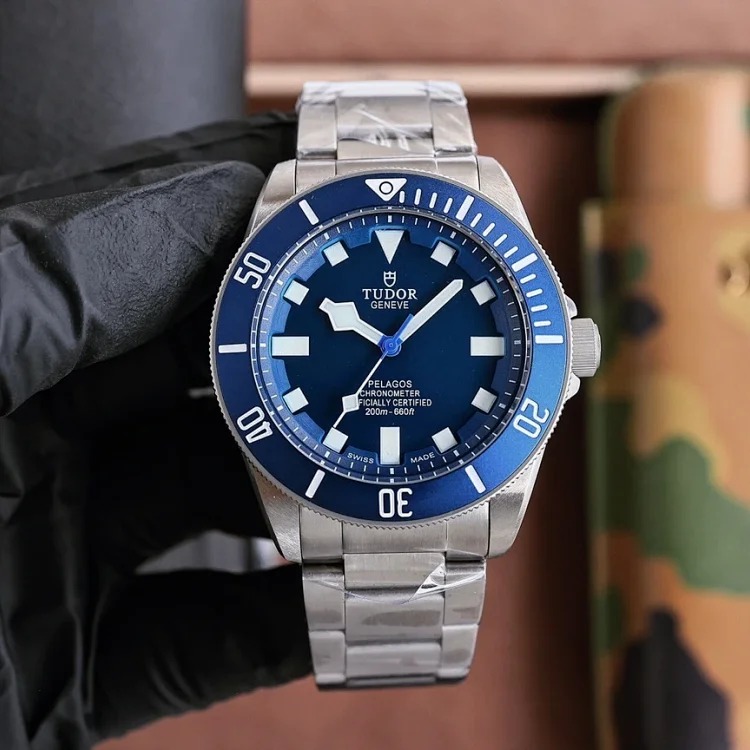 Sport Business Watch DX188