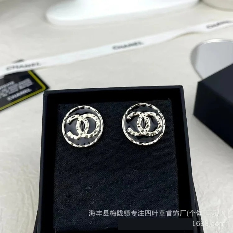 Chanel New Fashion Premium Heart Earrings