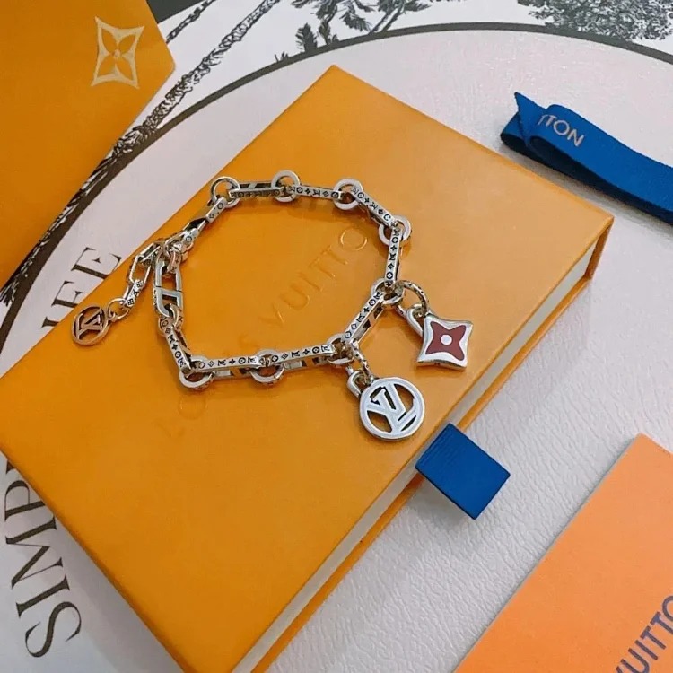 Fashion Luxury Classic Bracelet 001