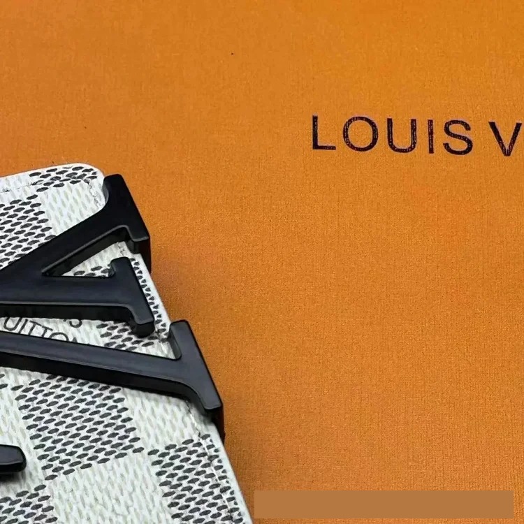New L men s belt smooth buckle V letter belt youth plaid trouser belt trendy casual business belt