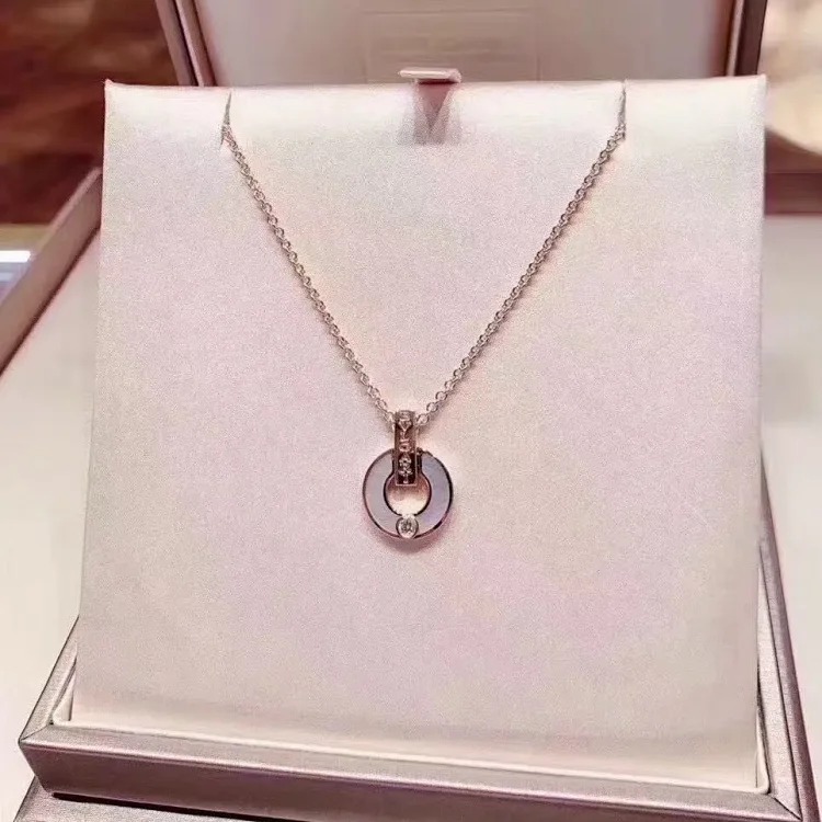 Letter crystal necklace for women, light luxury, versatile, high-end waterproof jewelry, neck chain, clavicle necklace