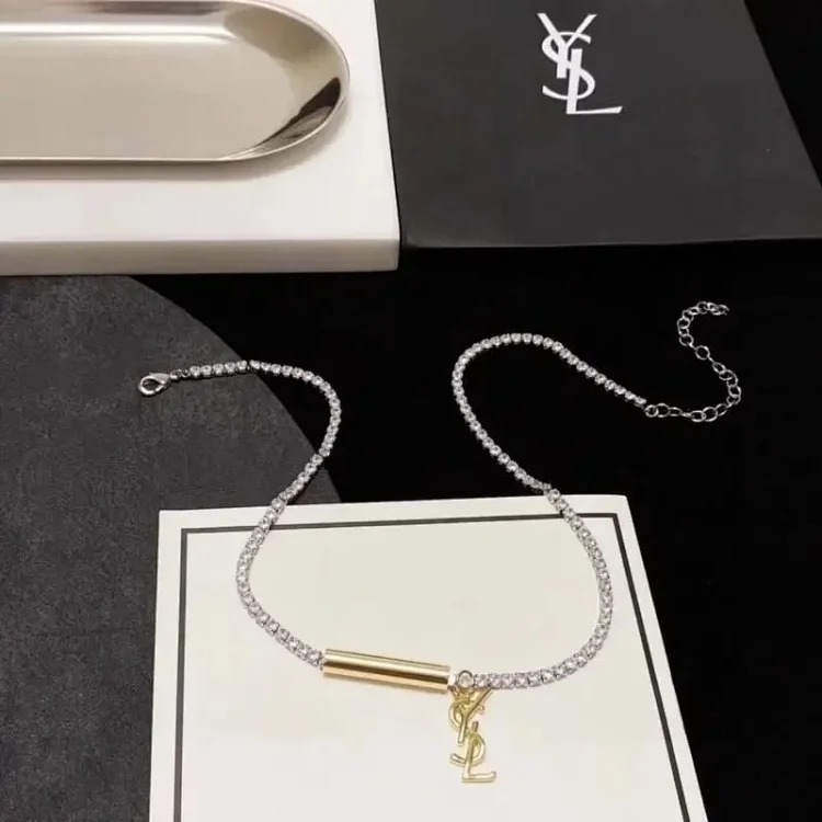 Letter crystal necklace for women, light luxury, versatile, high-end waterproof jewelry, neck chain, clavicle necklace
