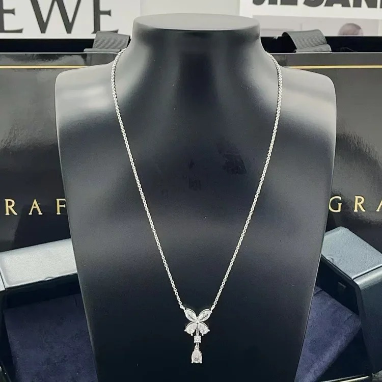 Letter crystal necklace for women, light luxury, versatile, high-end waterproof jewelry, neck chain, clavicle necklace