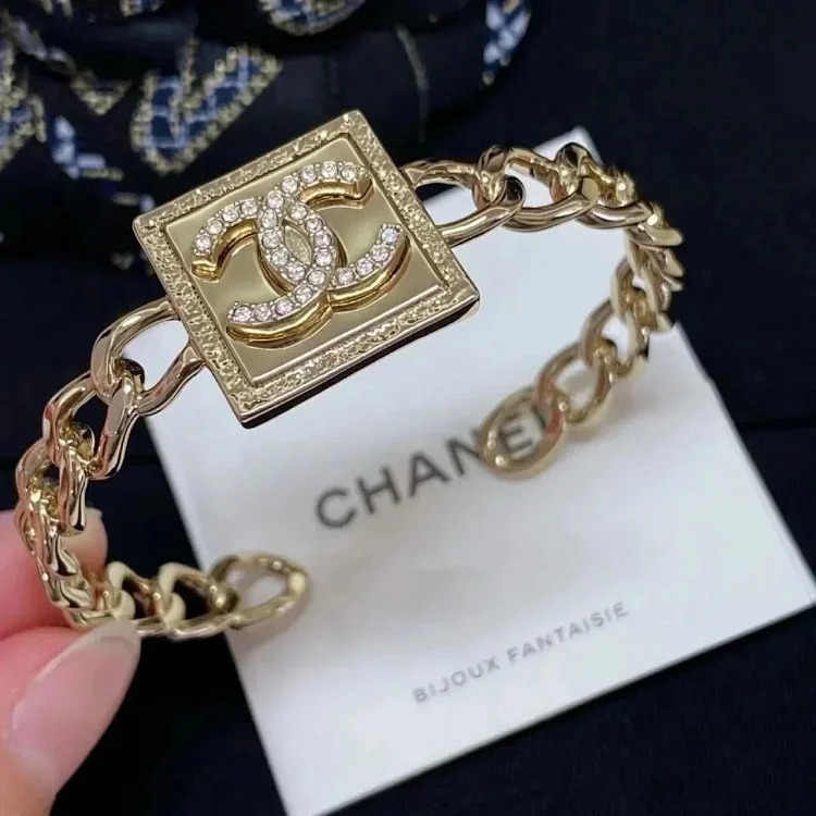 Xiangjia Bracelet 24 popular high-end version of the second-hand bracelet, temperament, fragrance-style bracelet, light luxury, super fairy, high-end bracelet