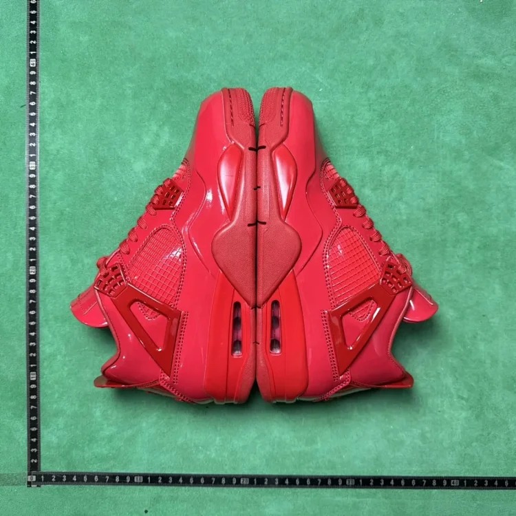 PB Sneakers 82