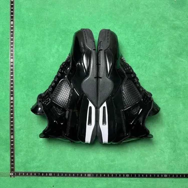 PB Sneakers 82