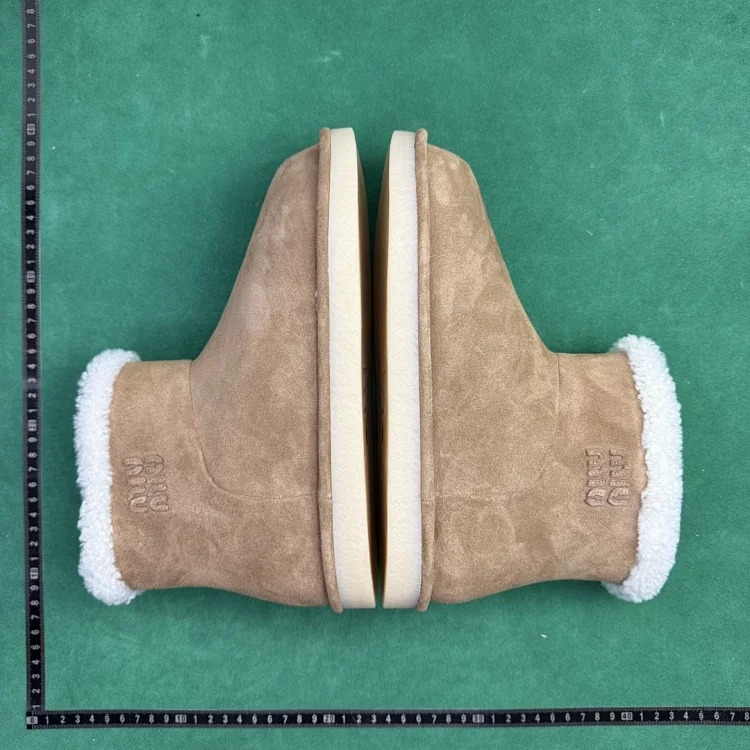 Boots 54