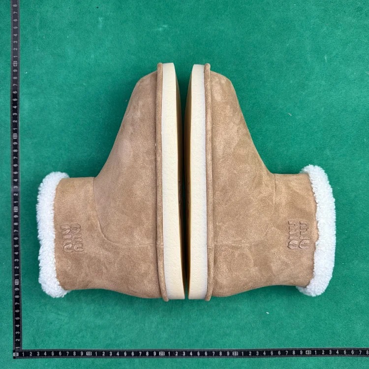 Boots 54