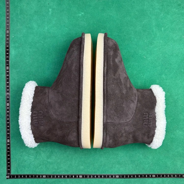 Boots 54