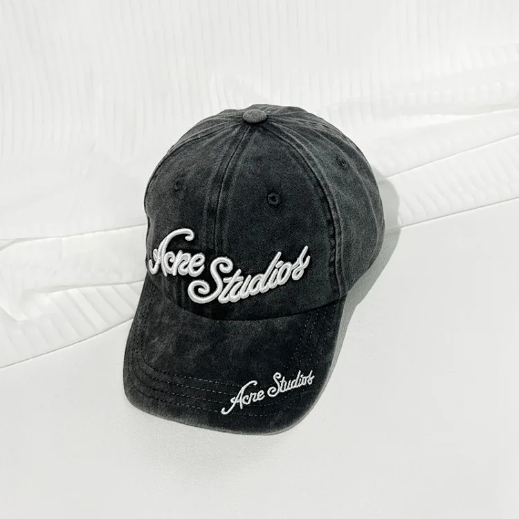 Heavy-duty embroidered letter distressed washed baseball cap