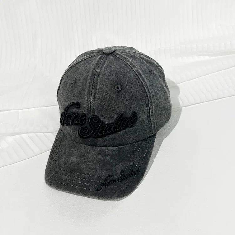 Heavy-duty embroidered letter distressed washed baseball cap