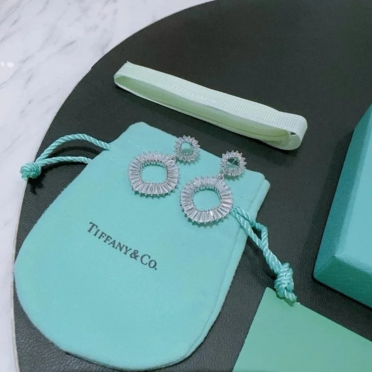 ZW-1 uses a heart to let every piece of jewelry exude your beauty and charm! (With gift box packaging) (Tifany)