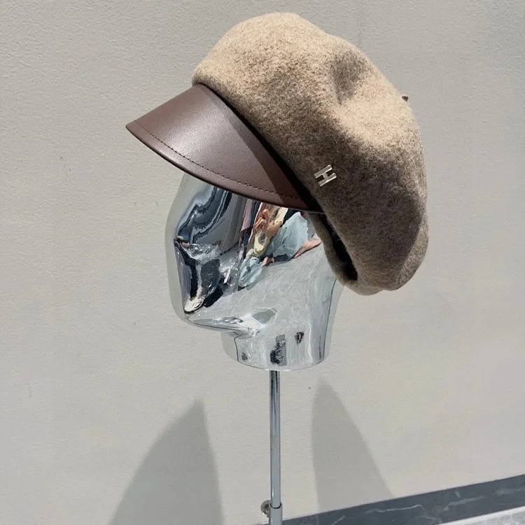 ￥120-138 Fashionable hat M109