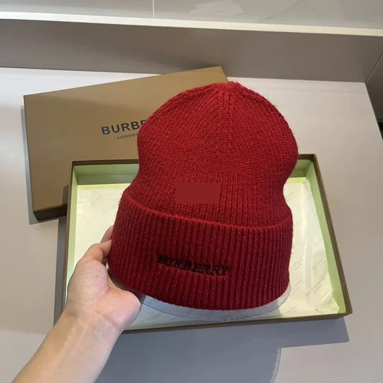 ￥120-138 Fashionable hat M109