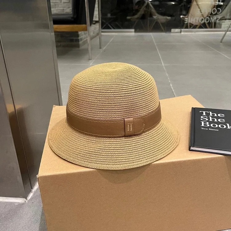 ￥120-138 Fashionable hat M109