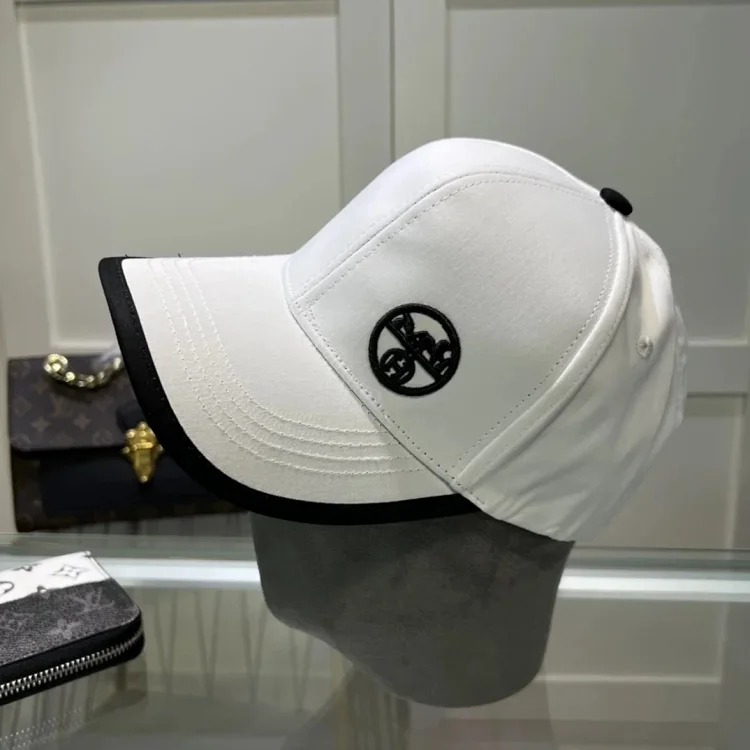￥120-138 Fashionable hat M109