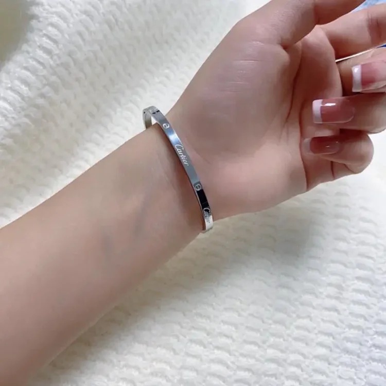 New fashion bracelet
