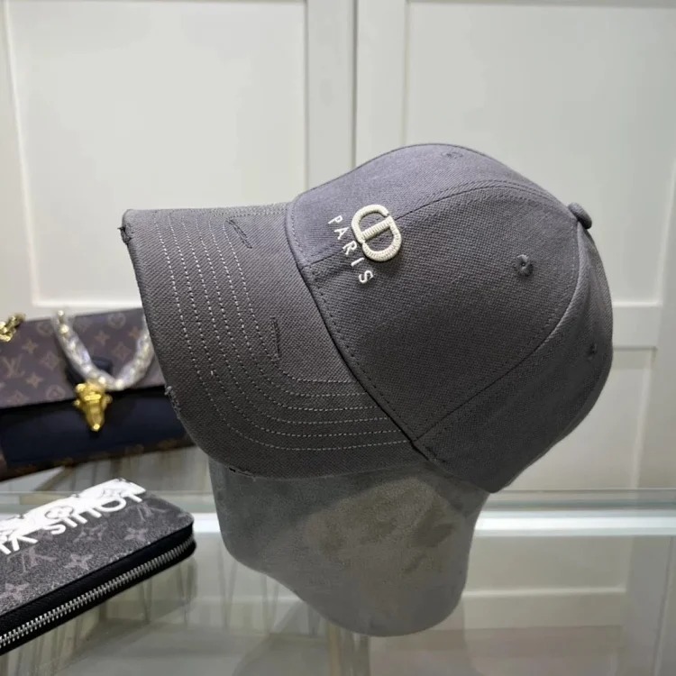￥120 Fashionable Hat M100
