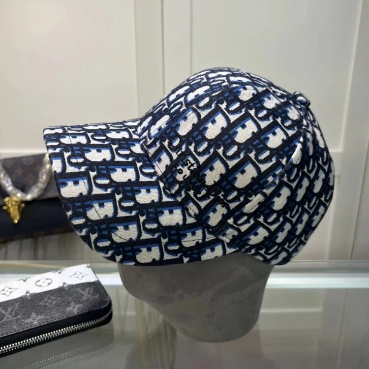￥120 Fashionable Hat M100