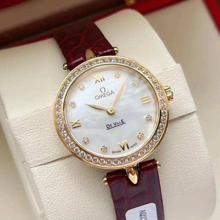 ￥600-700 Fashionable and versatile watch