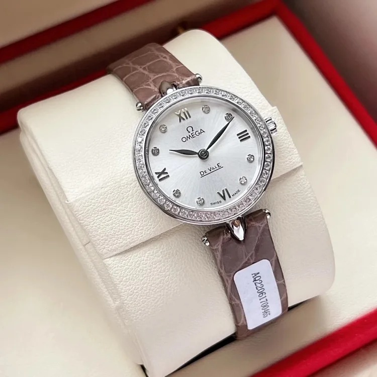 ￥600-700 Fashionable and versatile watch