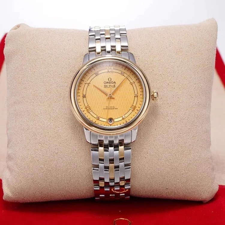 ￥600-700 Fashionable and versatile watch