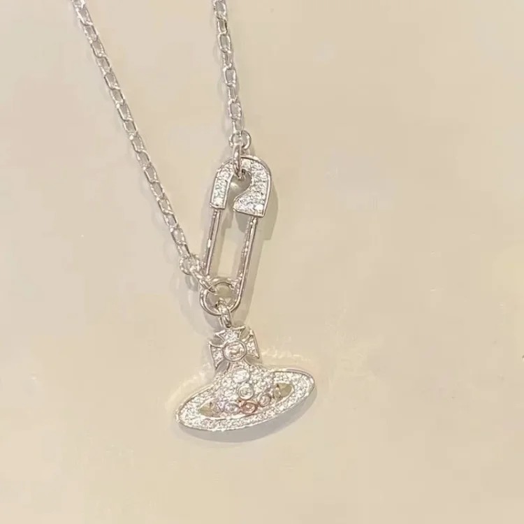 Cabinet-level quality Queen Mother Saturn full diamond brooch chain Saturn necklace paper clip clavicle chain for women