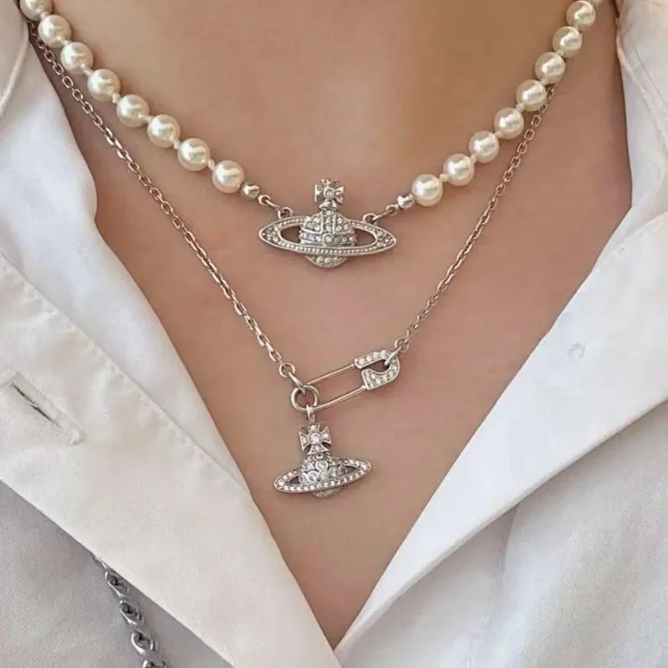 Cabinet-level quality Queen Mother Saturn full diamond brooch chain Saturn necklace paper clip clavicle chain for women