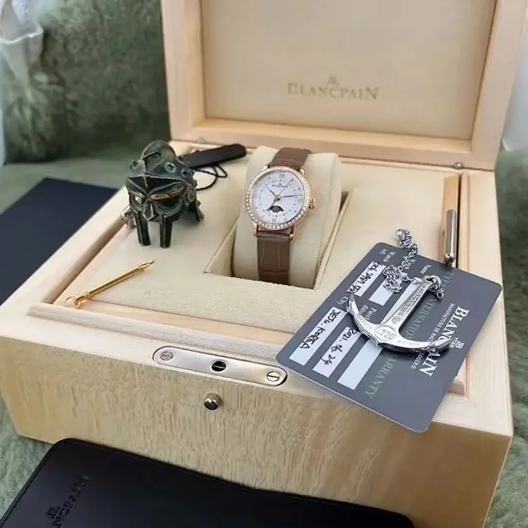 Women's high-end quality business watch