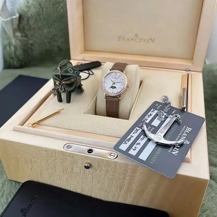 Women's high-end quality business watch