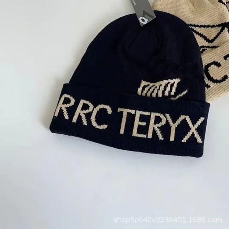 JS. Correct letters of European and American bird jacquard knitted hat ~ Versatile and warm large thickened woolen hat with personality, cold hat trend