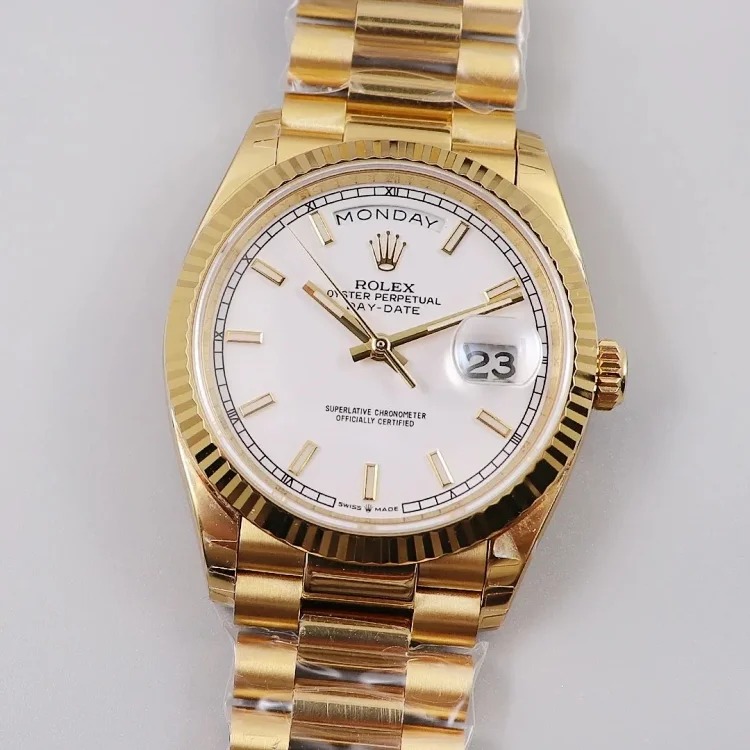 m3￥600-2300 Fashionable and versatile watch