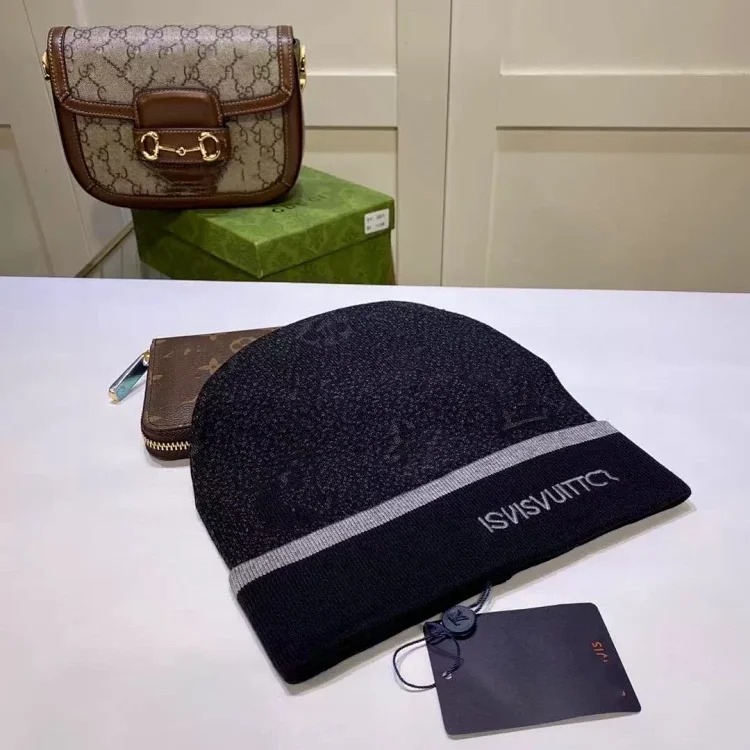 Special items of fashion hats are not returnable