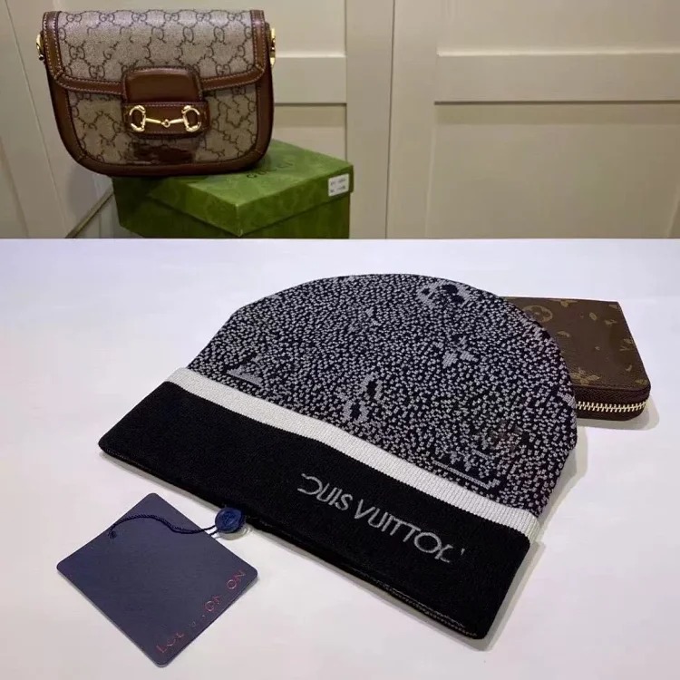 Special items of fashion hats are not returnable